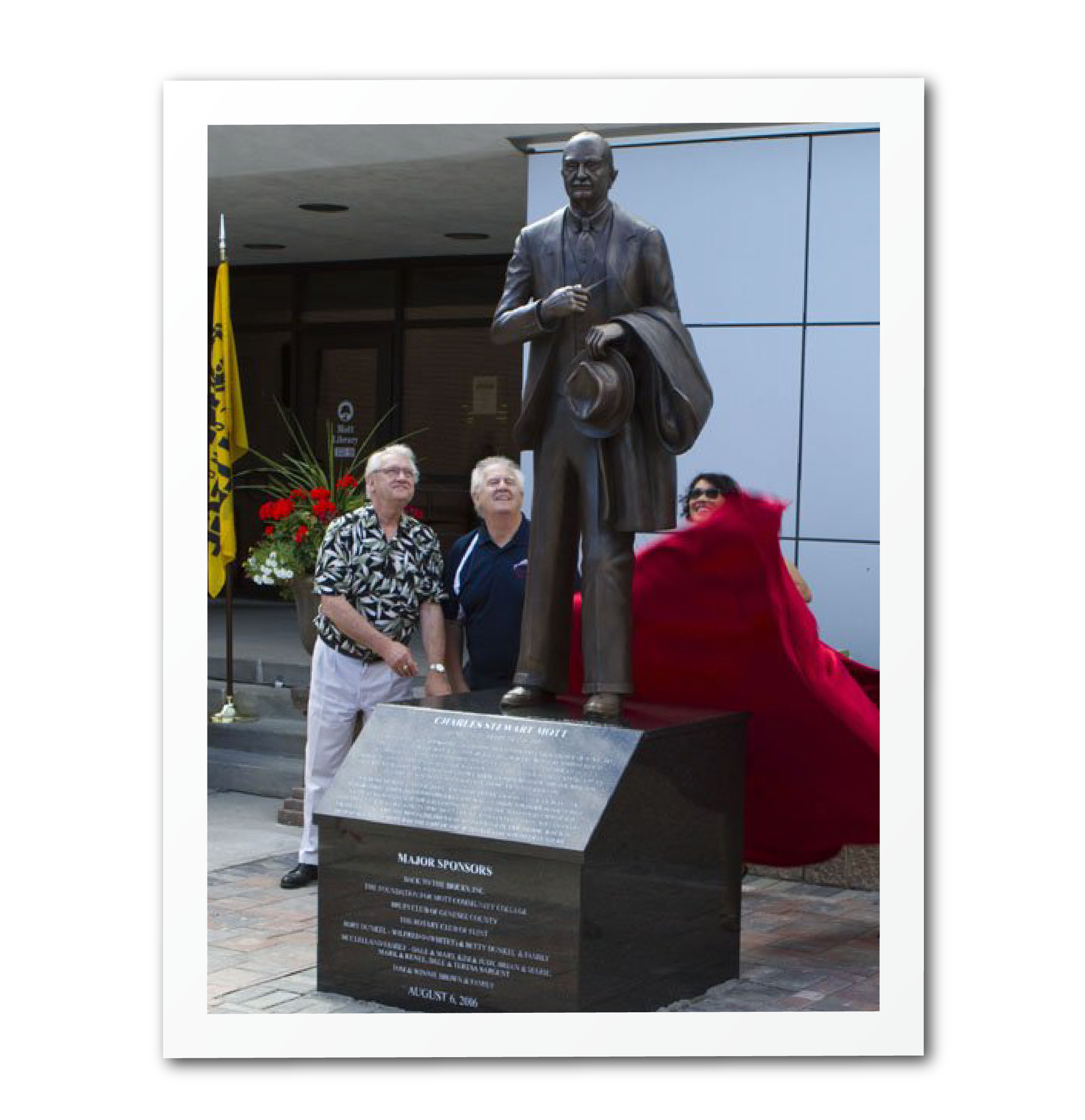 Statue of C S Mott being unveiled